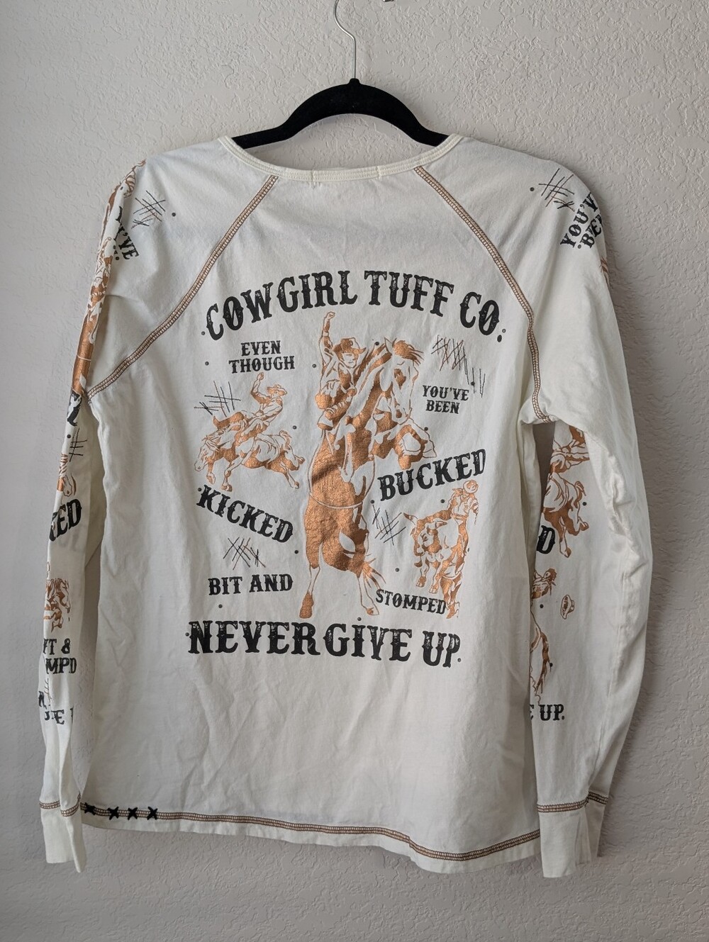 Cowgirl Tuff Company Long Sleeve Henley Top Size Large - Picture 5 of 7